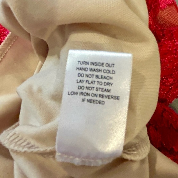 ❤️🧡”Emerald Sundae” NWT Bodycon Red Lace/Mesh Fully Lined MIDI Dress Size L❤️🧡 - Picture 11 of 14